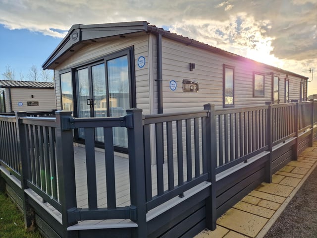 We tried out a family weekend break at Seal Bay Resort in Selsey. We stayed in a platinum caravan and experienced a host of activities and entertainment across the seaside West Sussex site.