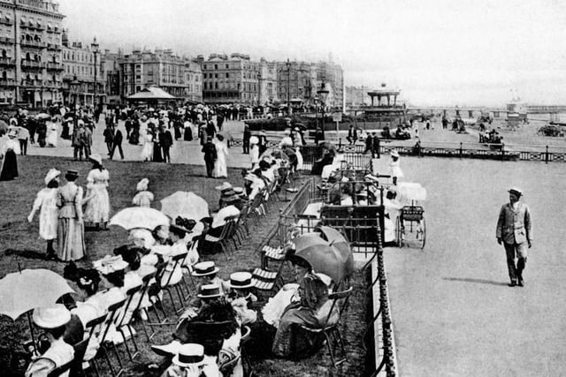 A view of Brighton from Hove Lawns, early 20th century.