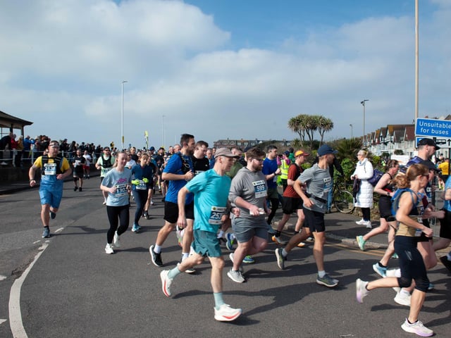 Hastings Half Marathon 2026 - pictures by Frank Copper
