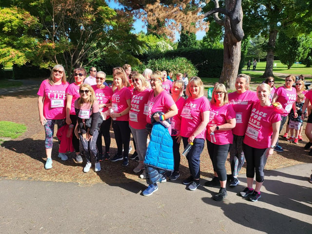 Oakwood School at Horsham Race for Life 2022