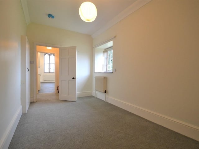 First floor apartment to let at Parham House