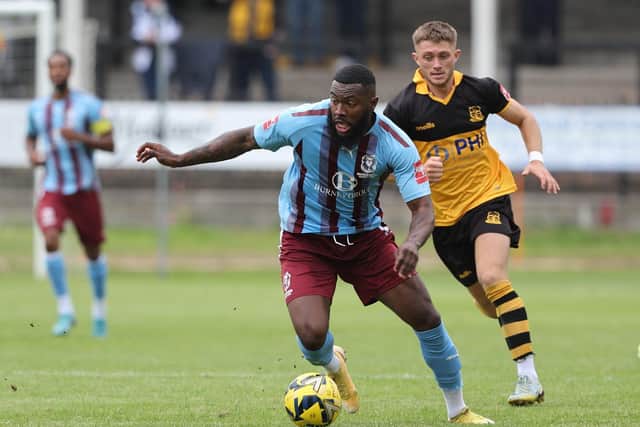 Femi Akinwande on the ball for Hastings v Cheshunt, in a match that ended 1-1 | Picture: Scott White