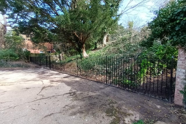 New fences installed in Bethune Way