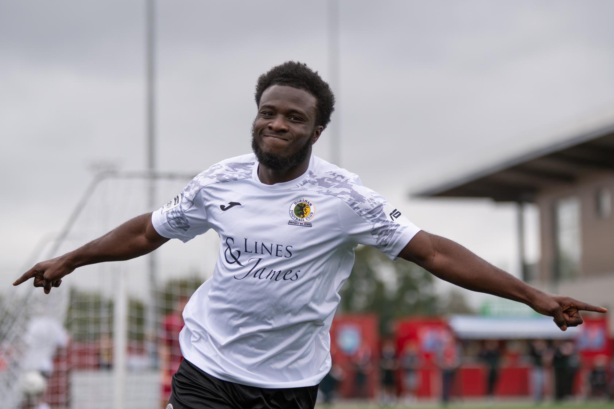 Auslosung der dritten Qualifikationsrunde des FA Cups: Horsham und ...