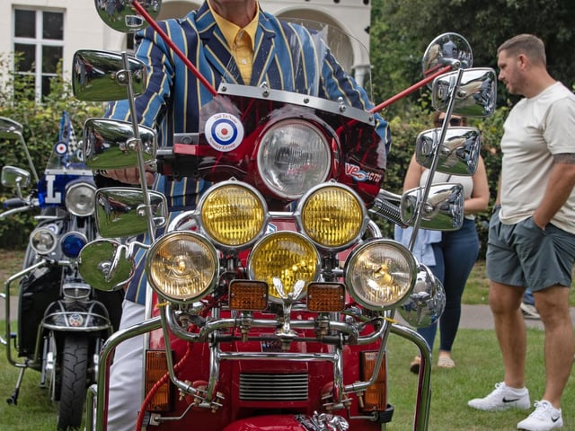 Crowds enjoyed the spectacular scooter rally which took place at Bognorphenia this weekend.