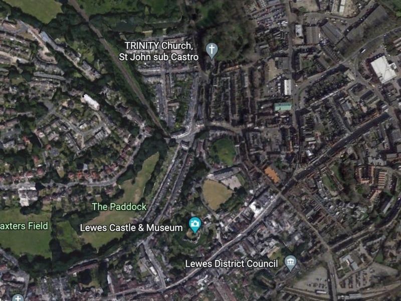Households in Lewes Central & East have an average annual income after tax of £43,600