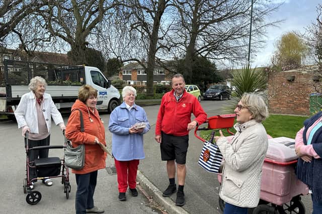Felpham residents say goodbye to a much loved local postie