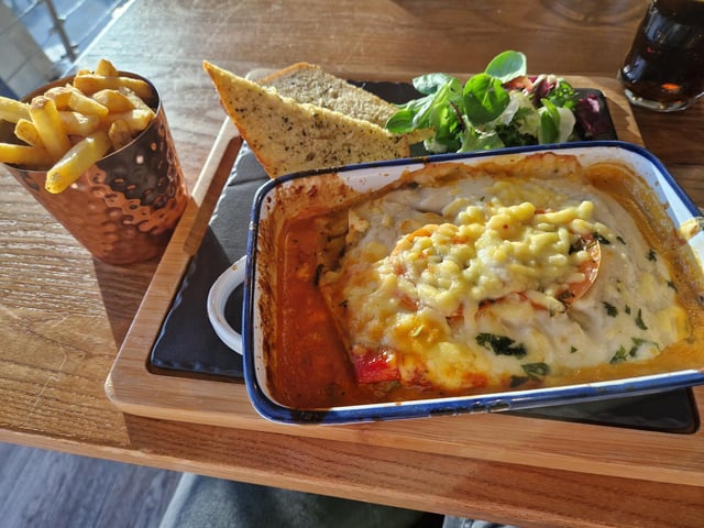 We tried out a family weekend break at Seal Bay Resort in Selsey. We stayed in a platinum caravan and experienced a host of activities and entertainment across the seaside West Sussex site.