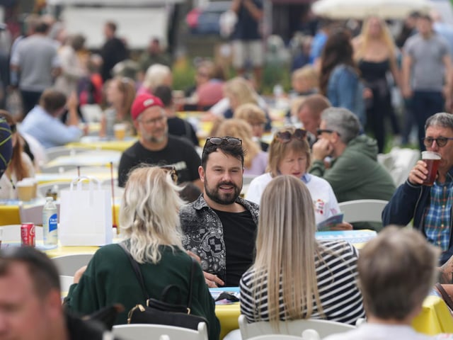 WORTHING FOOD FESTIVAL STEYNE GARDENS ON ALL WEEKEND 10TH 11TH OF SEPTEMBER :Worthing Food and Drink Festival 2022. Picture by Eddie Mitchell