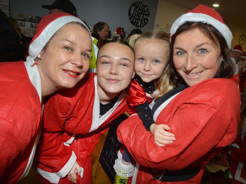 Bexhill Lions' Santa Dash & Santa Paws 2025. Pic Justin L.