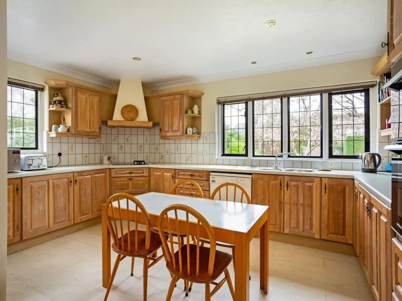 The kitchen is especially well appointed.