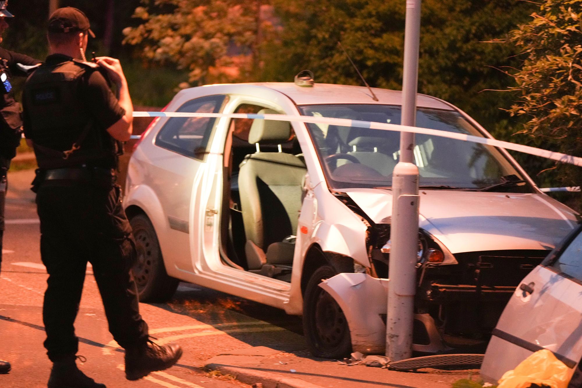 Sussex Police are searching for the occupant of a vehicle who ‘made off’ after hitting street furniture at a junction in Worthing.