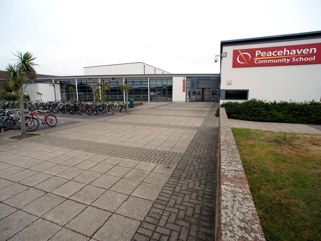 At Peacehaven Community School, 76% of parents who made it their first choice were offered a place for their child. A total of 53 applicants had the school as their first choice but did not get in.
