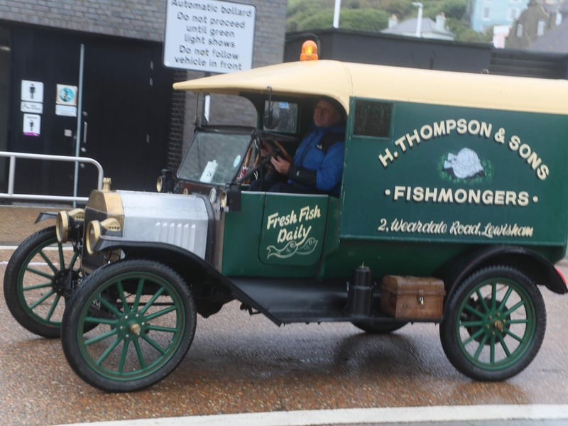 Hastings Week 2024: Sprat & Winkle Run. Photo by Roberts Photographic.