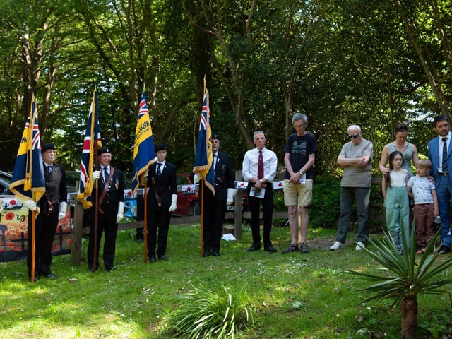 Memorial in Netherfield for the Polish crew who died in a Vickers Wellington bomber from the 304 Polish Squadron in WW2. Photo by Frank Copper.