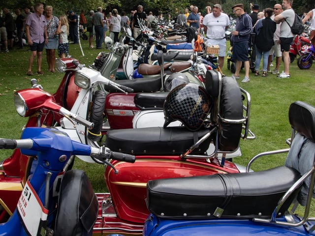 Crowds enjoyed the spectacular scooter rally which took place at Bognorphenia this weekend.