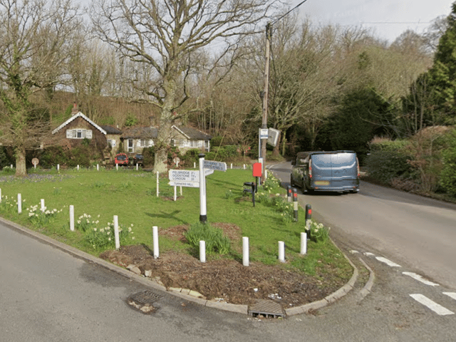 Road blocked and slow traffic due to accident on West Hoathly Road Both ways from Coombe Hill Road to St Hill Road. | Google Maps