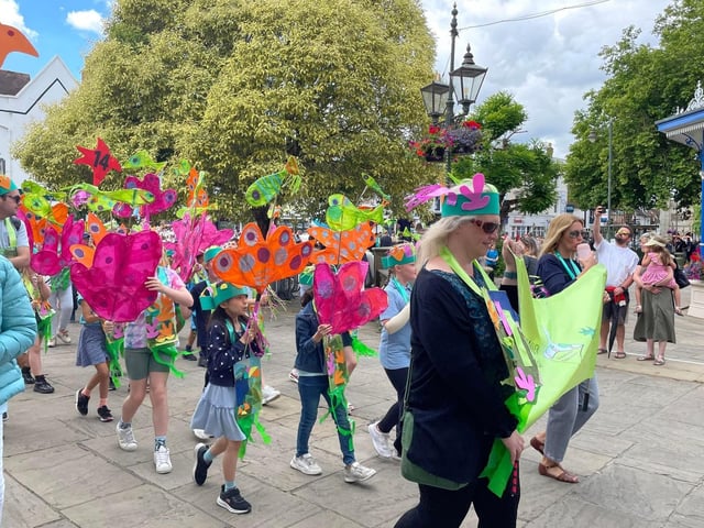 Natural World themed children's parade. Northolmes Primary