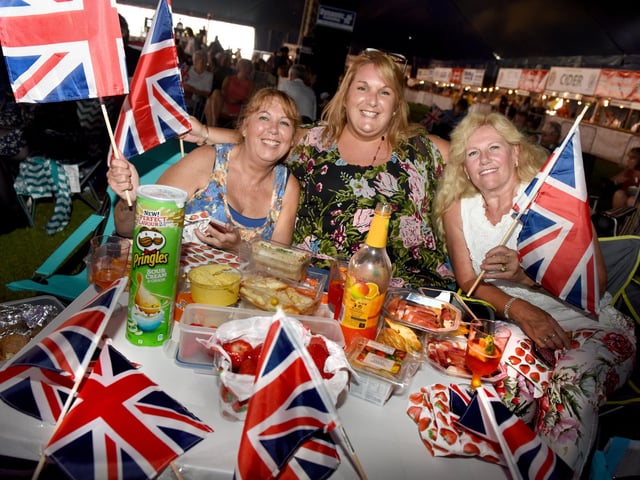 Hastings Beer and Music Festival 2017: Proms Night