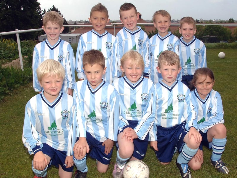 Worthing United U7 B team in May 2007