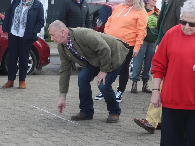Marbles competition on Winkle Island in Hastings Old Town.Photo by Roberts Photographic.