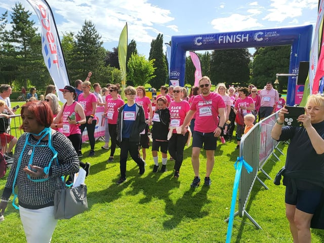 Oakwood School at Horsham Race for Life 2022