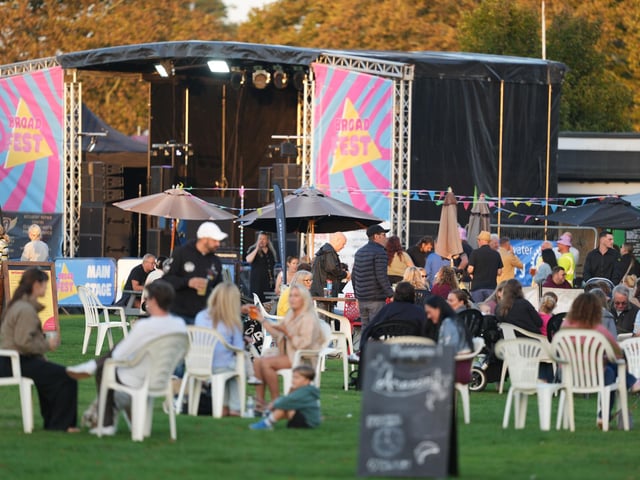Hundreds enjoy return of free Worthing music festival BroadFest – In Pictures