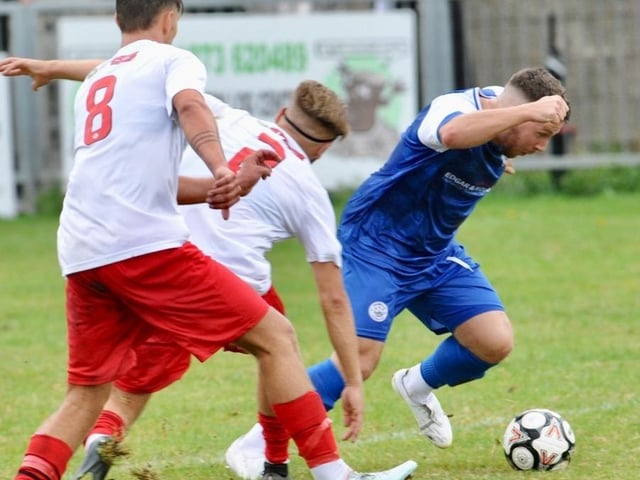Shoreham v Saltdean Utd
