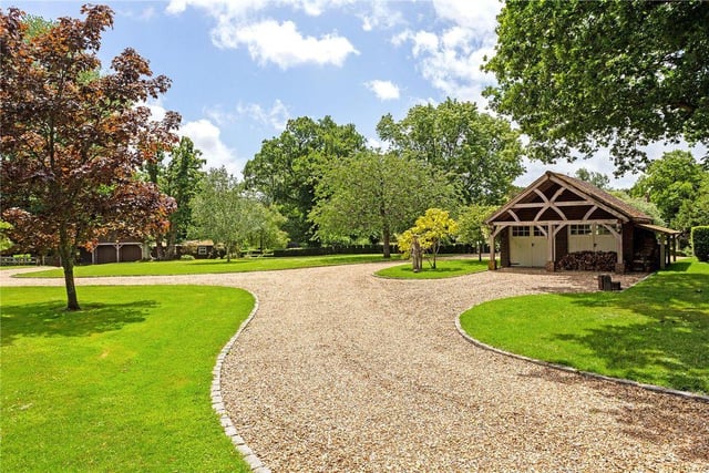6 bed detached house for £2,750,000. Sold by Hamptons