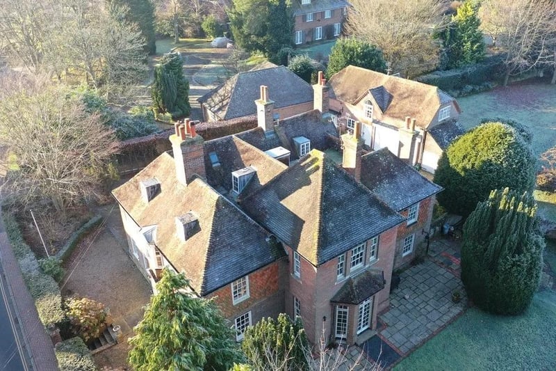 Lindfield Place has extensive gardens and grounds totalling about 1.6 acres