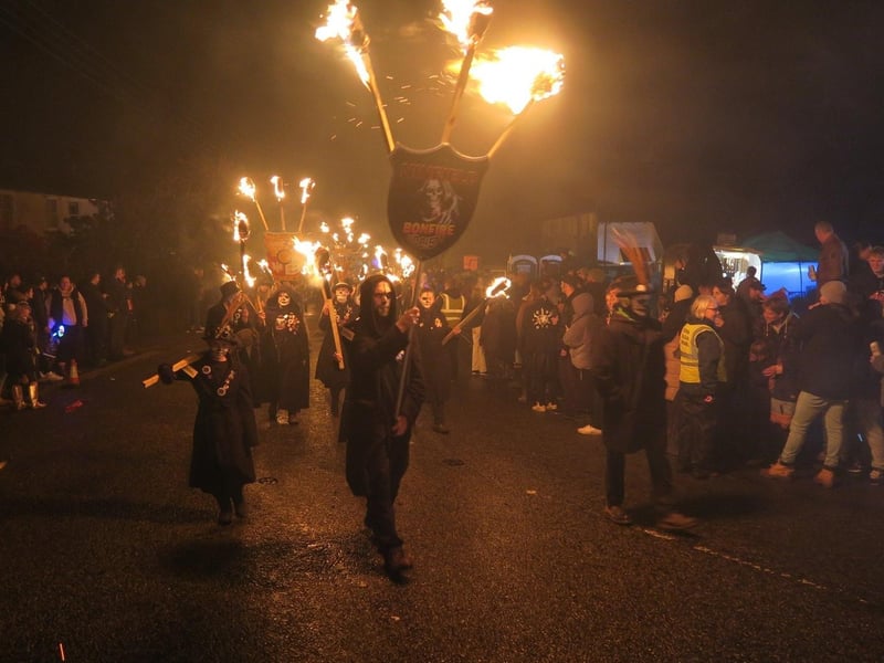 Ewhurst & Staplecross Bonfire 2023. Photo by Andrew Clifton.