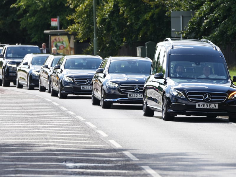 Beloved Worthing resident Darren Doe was given a spectacular send-off with stunning floral displays during his funeral procession.