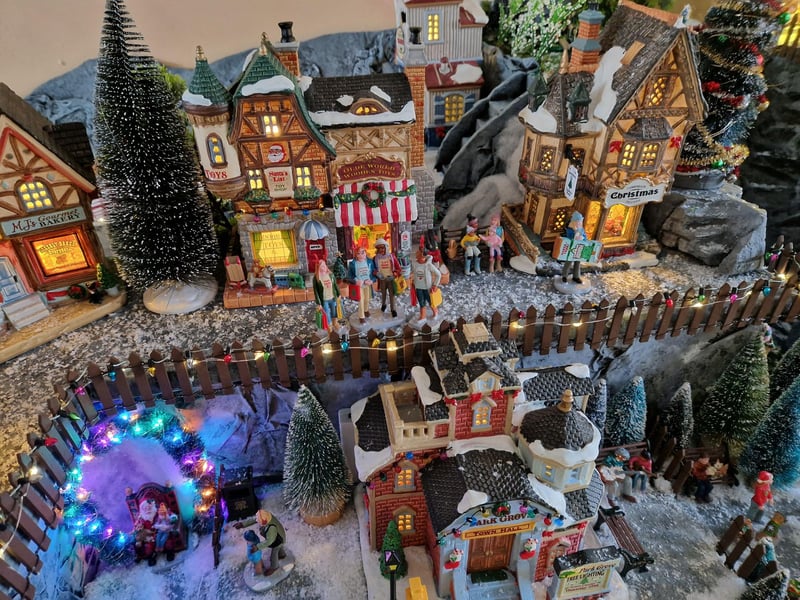 Frosty Falls is a Christmas village created by Wendy Bray from West Sussex