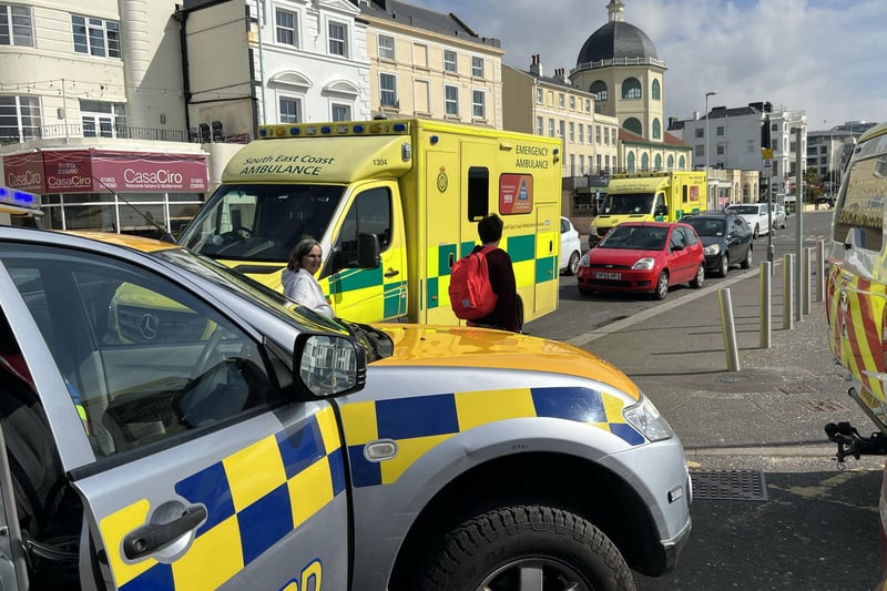 A motorised paraglider has ‘crashed into the water off Worthing Pier’, sparking a large emergency response.