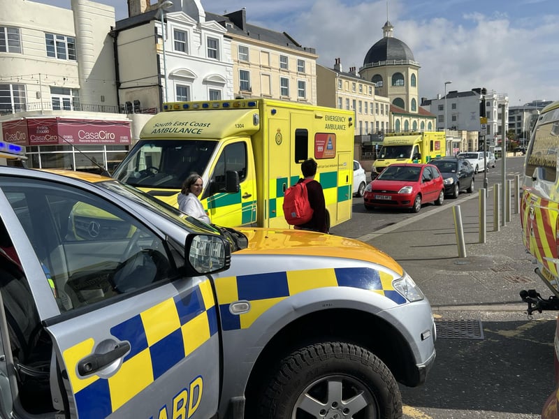 A motorised paraglider has ‘crashed into the water off Worthing Pier’, sparking a large emergency response.