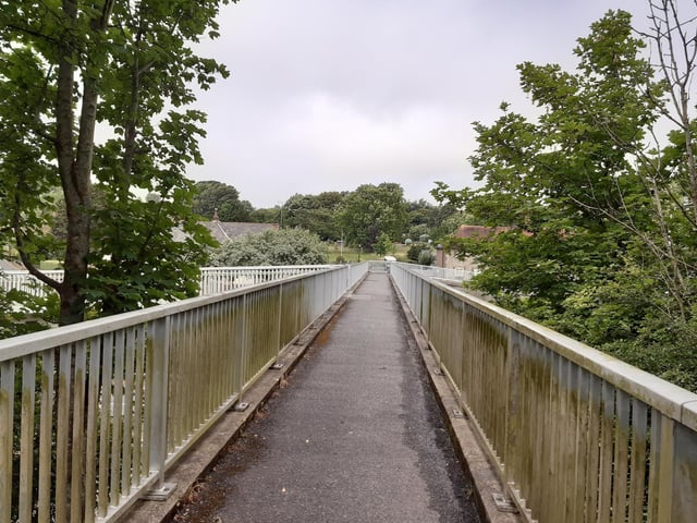We are crossing the A27 to go into Middle Street in Falmer