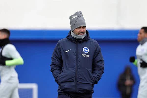 Brighton boss Roberto De Zerbi keeps a close eye during training this week