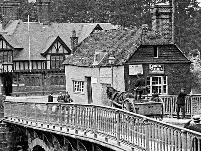 The town bridge before it was rebuilt in 1934