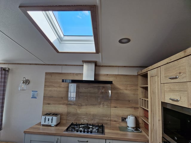 We tried out a family weekend break at Seal Bay Resort in Selsey. We stayed in a platinum caravan and experienced a host of activities and entertainment across the seaside West Sussex site.