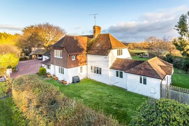 The home sits in a plot of 3.4 acres in the protection of the South Downs National Park