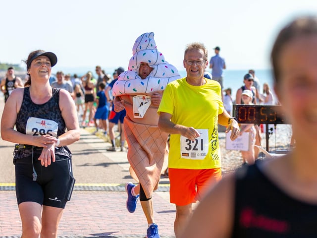 Images by Steven Farley from the 2023 Eastbourne 10k