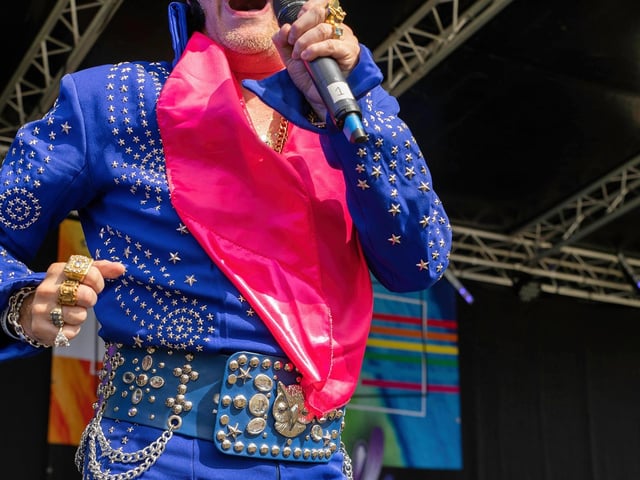 Crawley Pride 2022 - Picture by Geoff Nichols Photography | Instagram @geoffnphoto | Twitter @geoffnicphoto