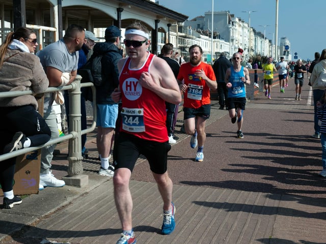 Hastings Half Marathon 2026 - pictures by Frank Copper
