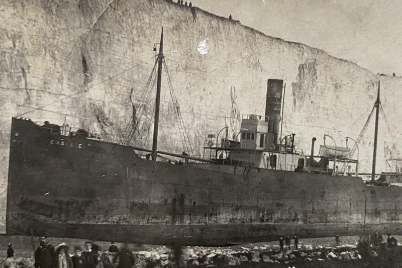 SS Eastfield ashore at Beachy Head, 3 December 1909.