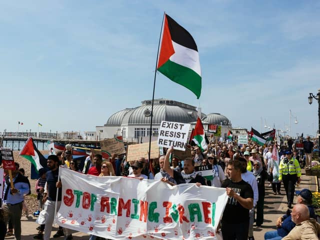 Hundreds march through Worthing in support of Palestine