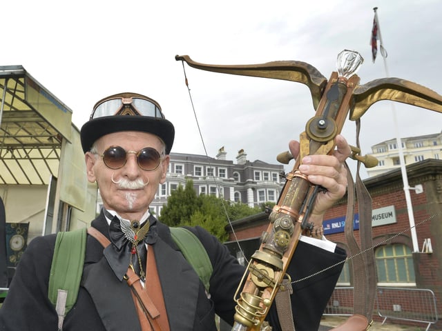 Steampunk Festival Eastbourne 24 (Photo by Jon Rigby)