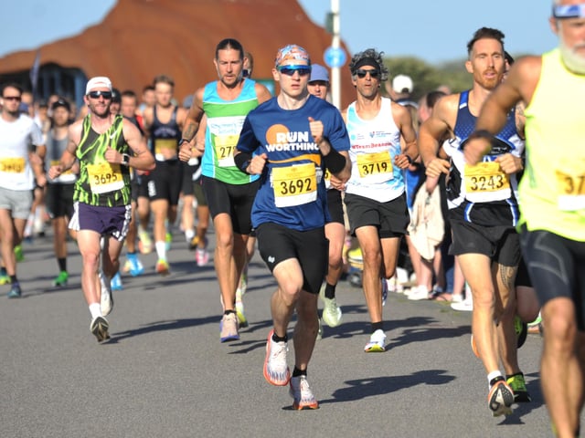 Littlehampton 10K 2026. HR26090601 Pic Hollie Robards/Iconic Media Group