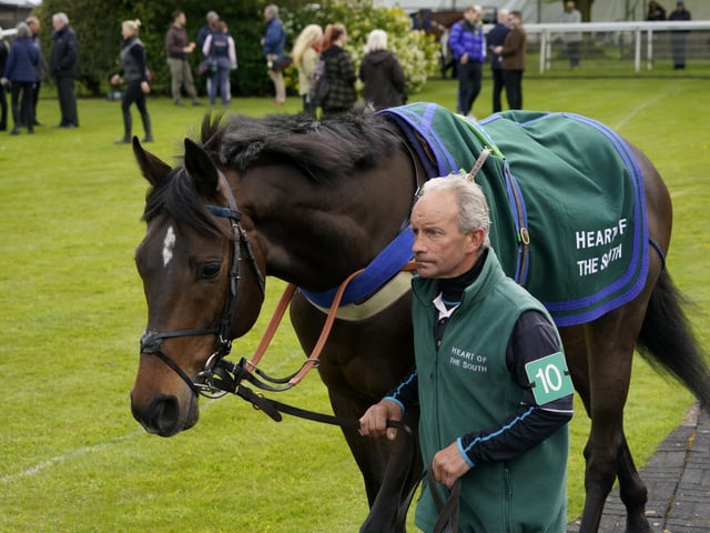 Race 6 The Best Odds Guarenteed At YEEHAA.BET Mares Novices Limited Handicap Hurdle Race at Fontwell on Friday 19 April 2024. www.polopictures.co.uk  Fontwell Arundel Clive Bennett 20240419 ©2024 Clive Bennett Photography 19/04/2024 _CAB1502.JPG:Spring jump racing at Fontwell Park