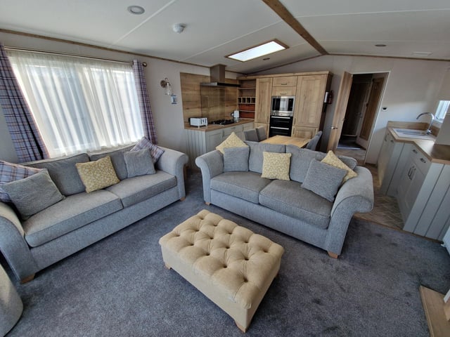 We tried out a family weekend break at Seal Bay Resort in Selsey. We stayed in a platinum caravan and experienced a host of activities and entertainment across the seaside West Sussex site.