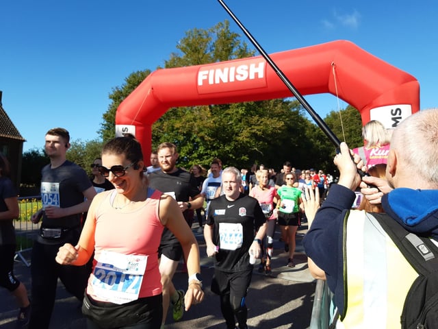 Runners mark the 40th anniversary of Run Barns Green.